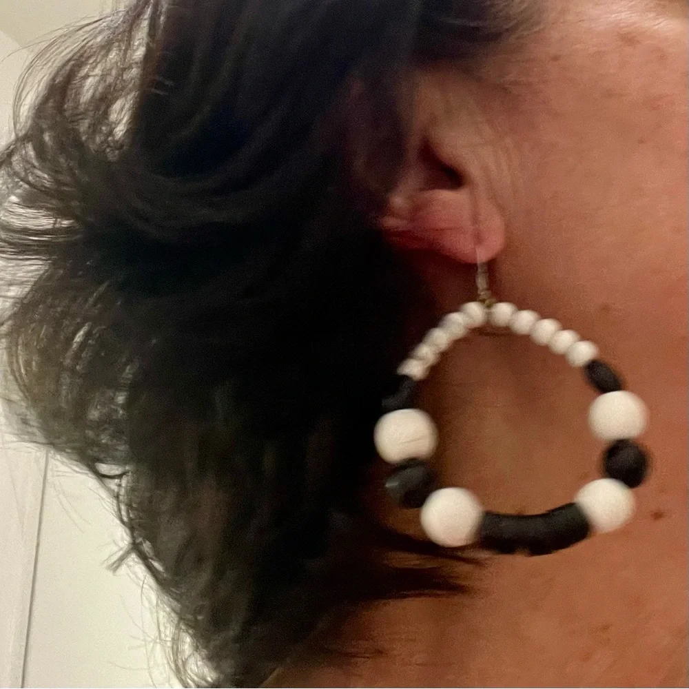Black and White Beaded Hoop Earrings - Picture 9 of 16